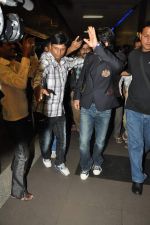 Shahrukh Khan snapped at the Airport in Mumbai on 19th Sept 2012 (5).JPG